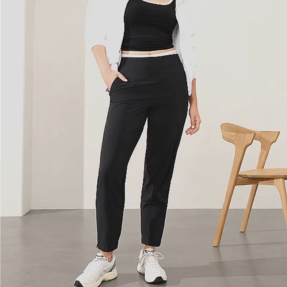 Athleta Brooklyn Heights Lightweight Jogger in Black size 8